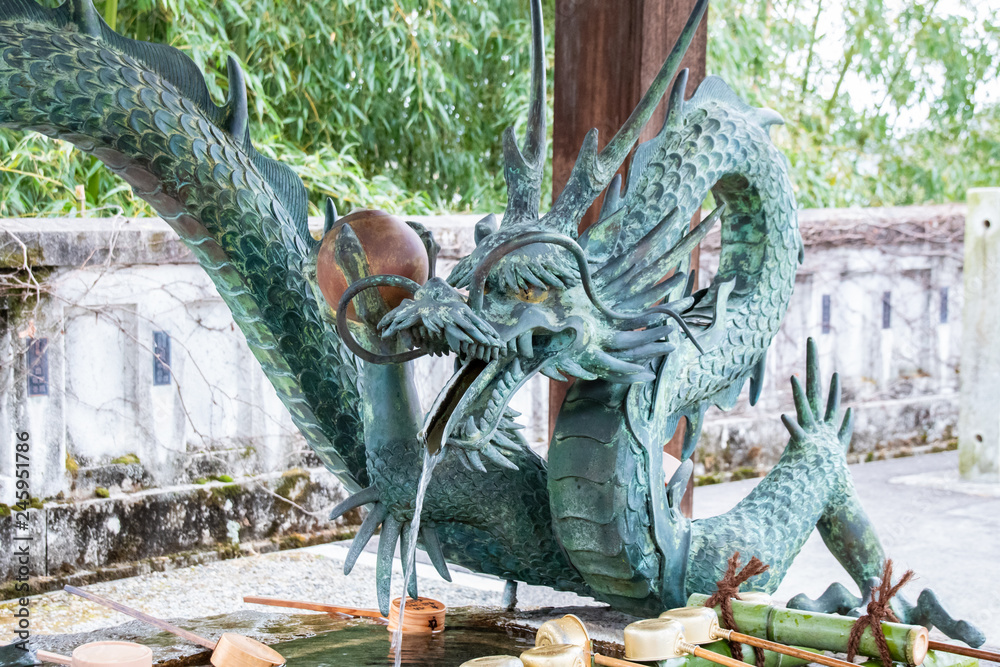 手水舎の龍 The dragon at Chozusha, building for cleaning hands and rinsing ...