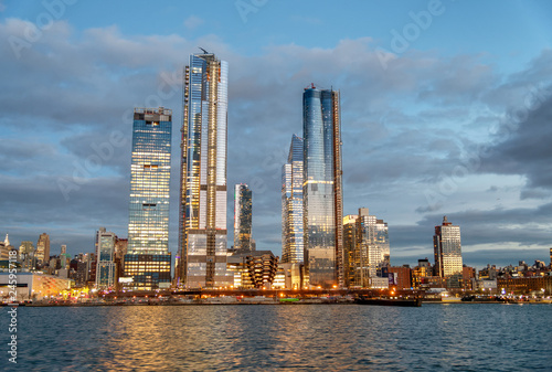 Tablou canvas Hudson Yards Midtown Manhattan skyscrapers as seen from cruise ship at dusk