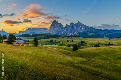 Obraz na płótnie Beautiful sunrise at Alpe di siusi (Seiser Alm) with langkofel mountain in Dolomites, Italy w salonie