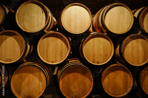 Bild auf Leinwand élevage du vin en futs