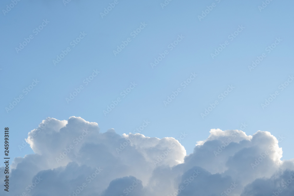 Nuage En Coton Sur Bleu Ciel