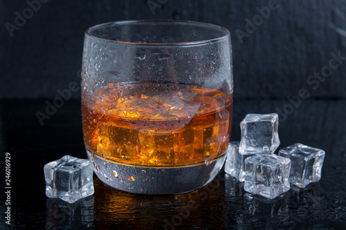 whiskey with ice	