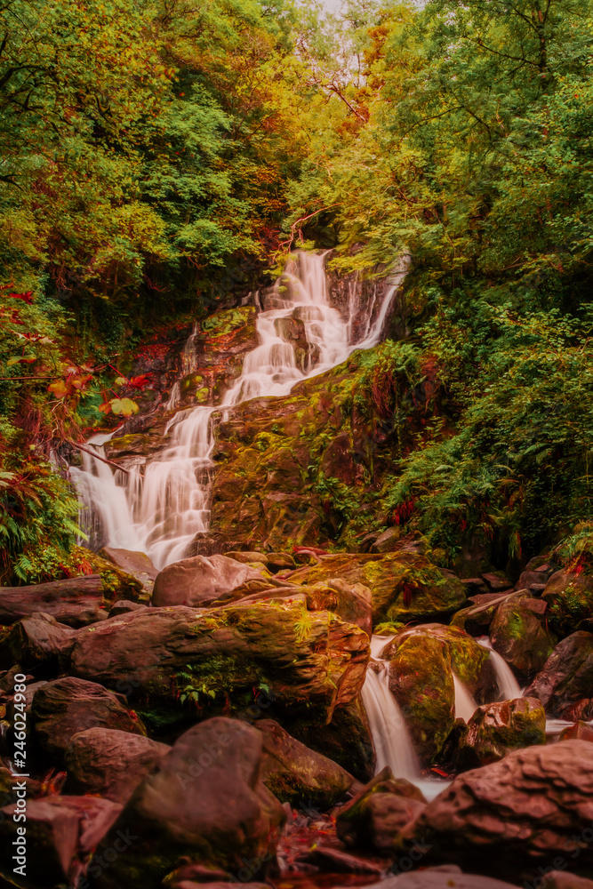 Obraz premium Wasserfall