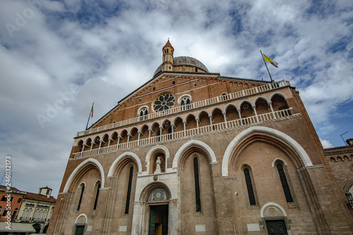 Obraz na płótnie The Basilica of Saint Anthony of Padua (Basilica di sant'Antonio di Padova) in Padua, Veneto, Italy w salonie
