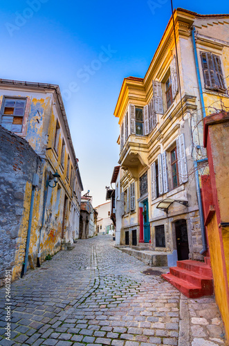 Fototapeta Naklejka Na Ścianę i Meble -  Picturesque narrow street and buildings in the old town of Xanthi, Greece.