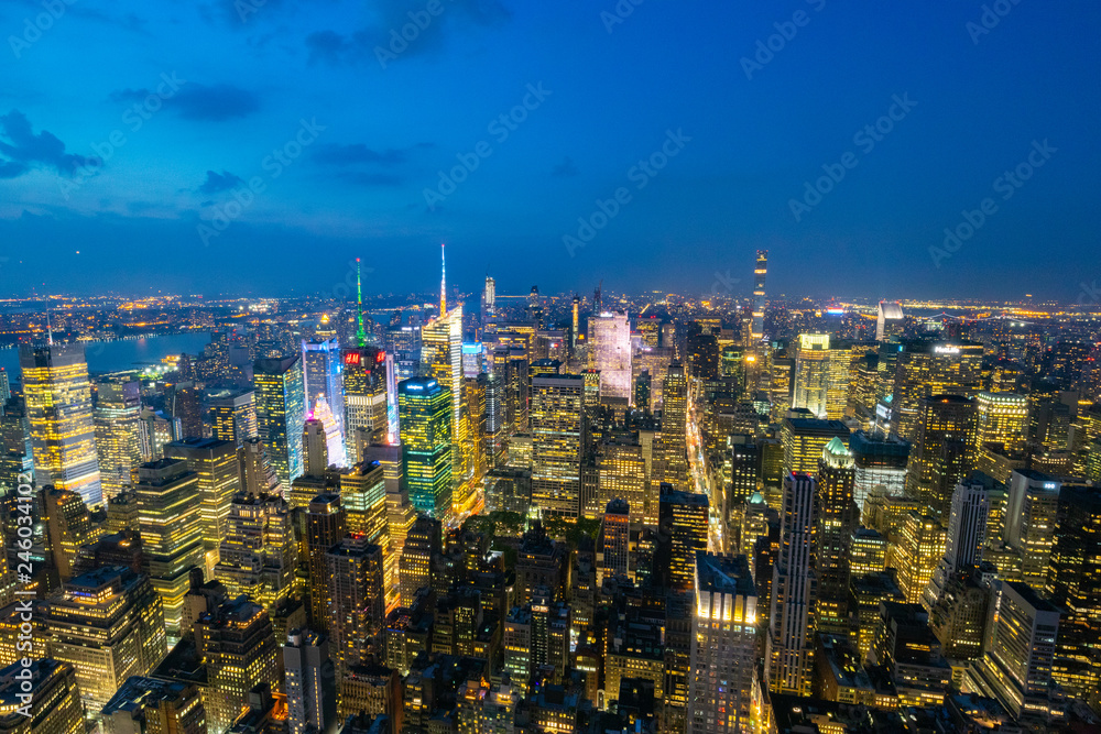 Naklejka premium A view of Manhattan during the sunset - New York