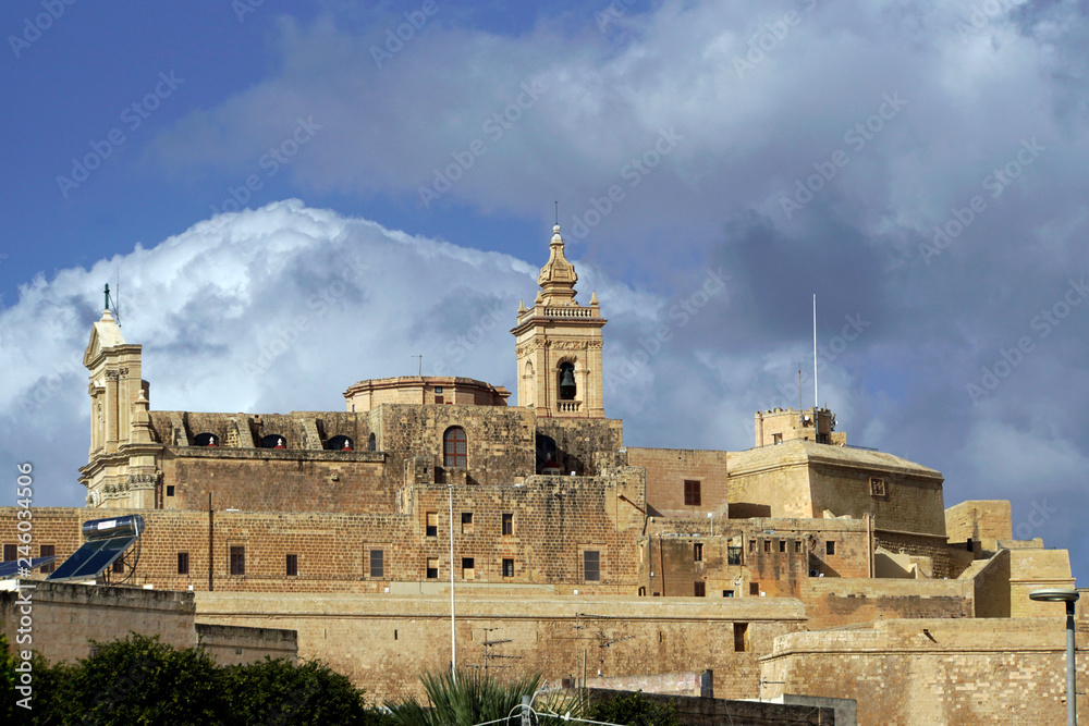 restaurierte historische Zitadelle über der Inselhauptstadt