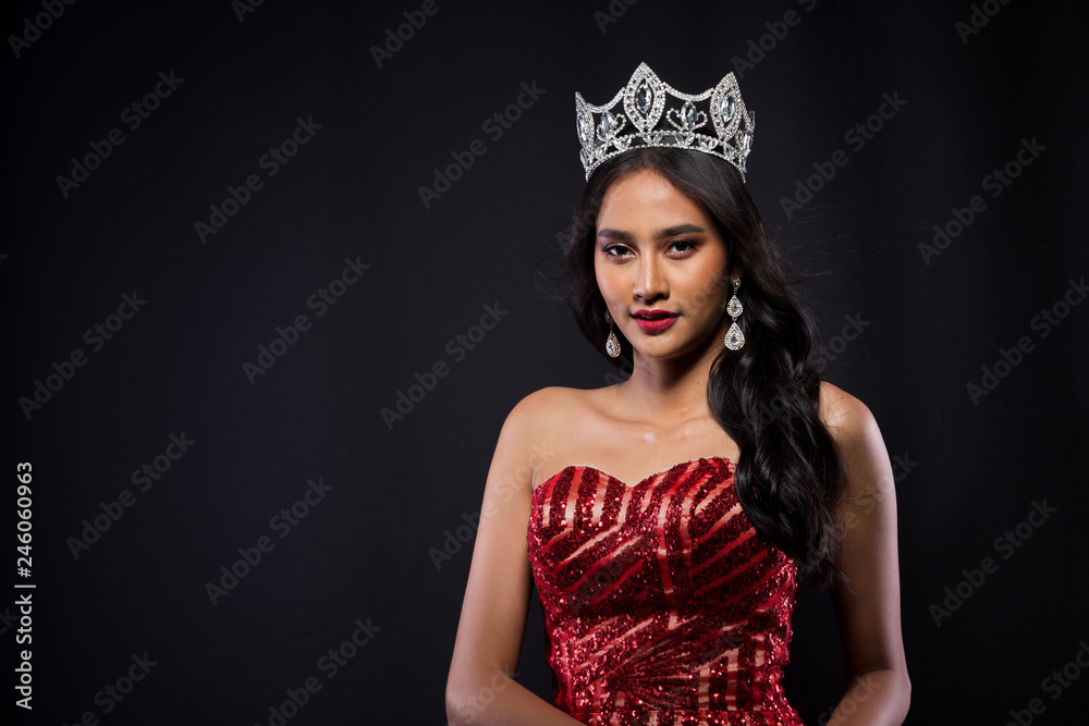 Full Length of Miss Pageant Contest in Asian woman Red Evening Ball Gown  dress with Diamond