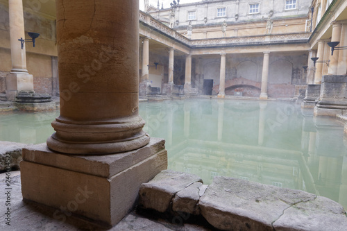 Photo The Roman bath built on natural hot springs of the Romans  in the year 75 AD
