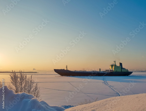 Arkhangelsk. Sunny winter day on the Bank of the Northern Dvina. January. © Александра Распопина