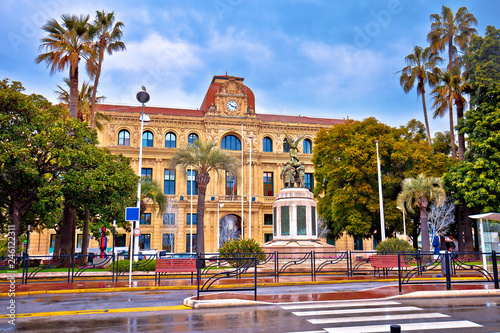 Foto Palm waterfront architectue in town of Cannes on French riviera