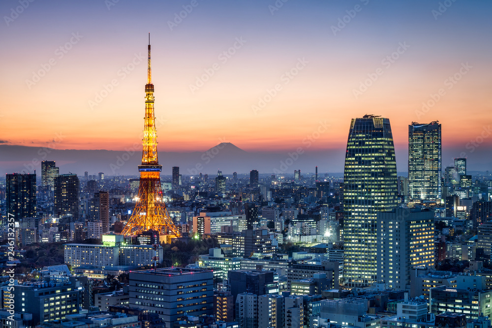 Naklejka premium Tokyo Tower i Mount Fuji, Tokio, Japonia