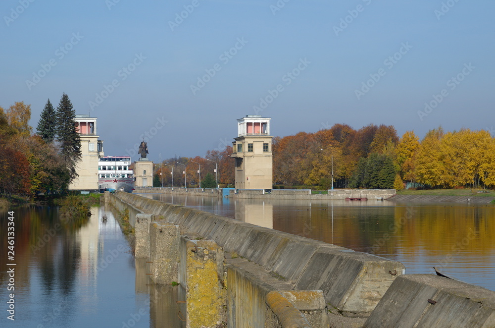 Obraz premium Yakhroma, Moscow region, Russia - October 14, 2018: Gateway № 3 of the channel name of Moscow