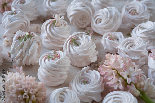 Meringues and spring flowers