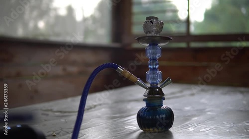 HOOKAH SMOKING BURLING