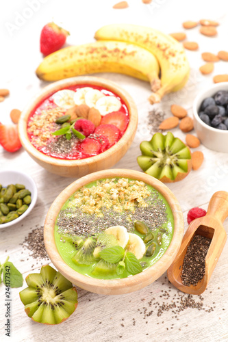smoothie bowl with oat and fruit