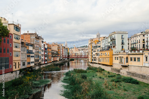 Blick von der Pont de Pedra in Girona