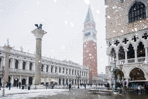 Nevicata a Venezia photo