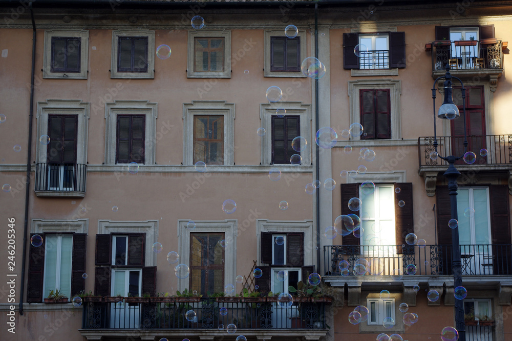 bulles, art de rue sur la Piazza Navona à Rome
