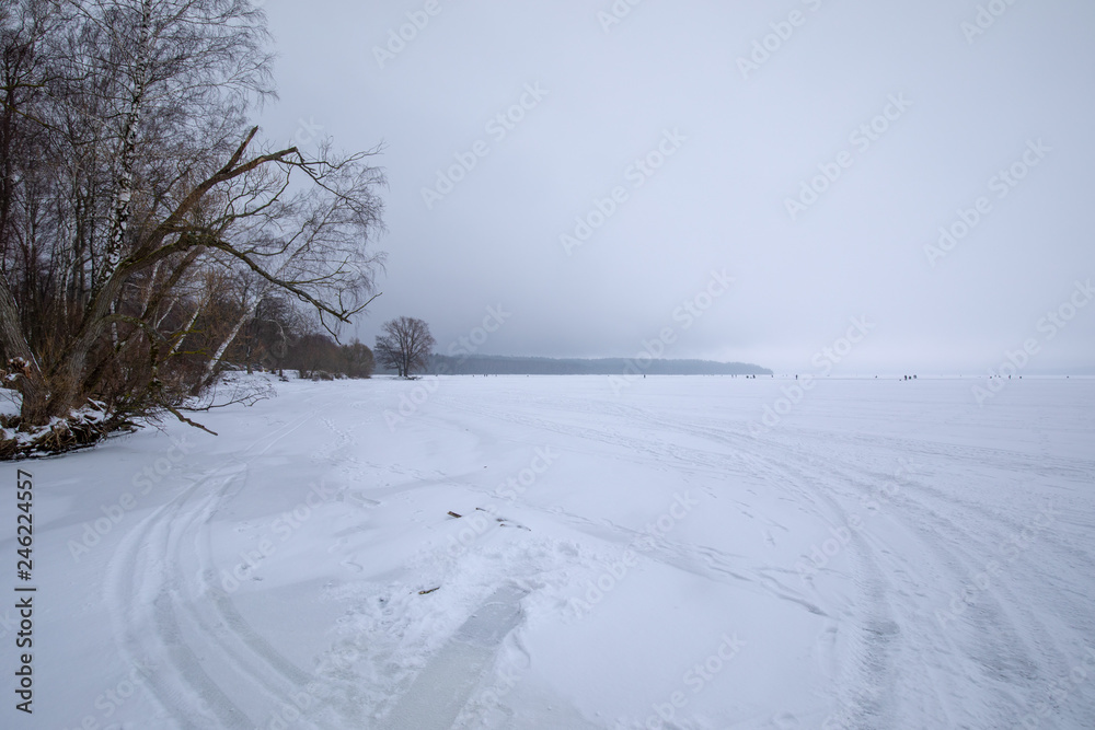 Obraz premium Fishing on ice