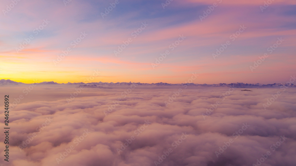 sea of fog towards the white mountain