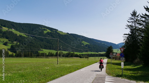 Munich Venice cycle track through the dolomits © REDB4