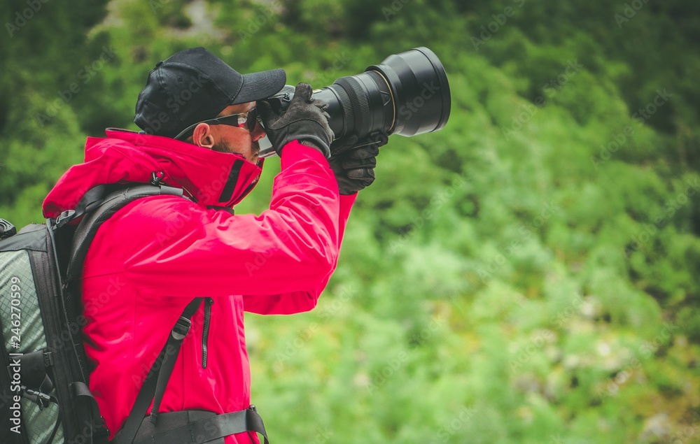 Fototapeta premium Caucasian Nature Photographer