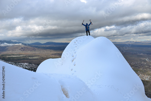 a crazy mountaineer and his diary in dangerous places, cliffs