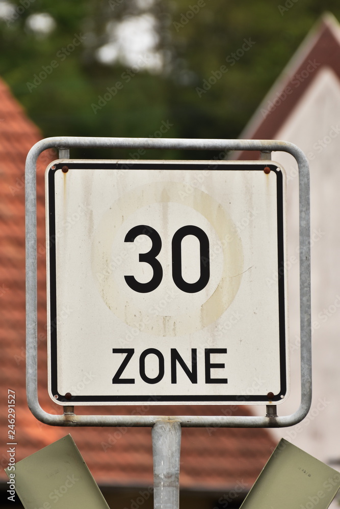 Zone 30 km h speed limit road sign