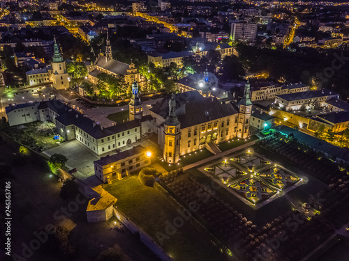 Muzeum Narodowe w Kielcach noc   dron 