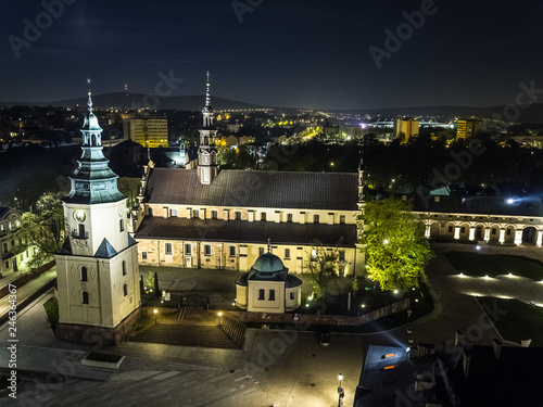 Obraz na płótnie Bazylika Katedralna Kielce w salonie