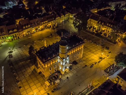 Obraz na płótnie Sandomierz Ratusz z drona w salonie