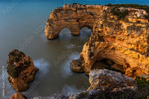 PORTUGAL, ALGARVE, Praia da Marinha, Lagoa,, Sonnenaufgang