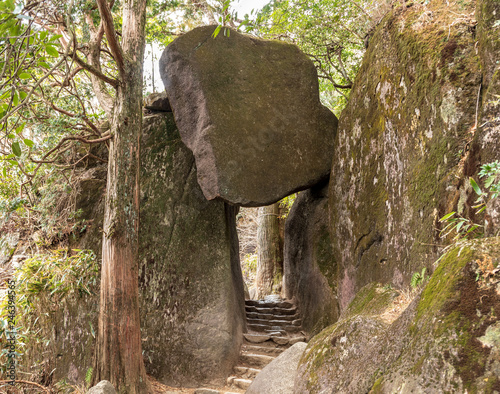 筑波山登山道の奇石 photo