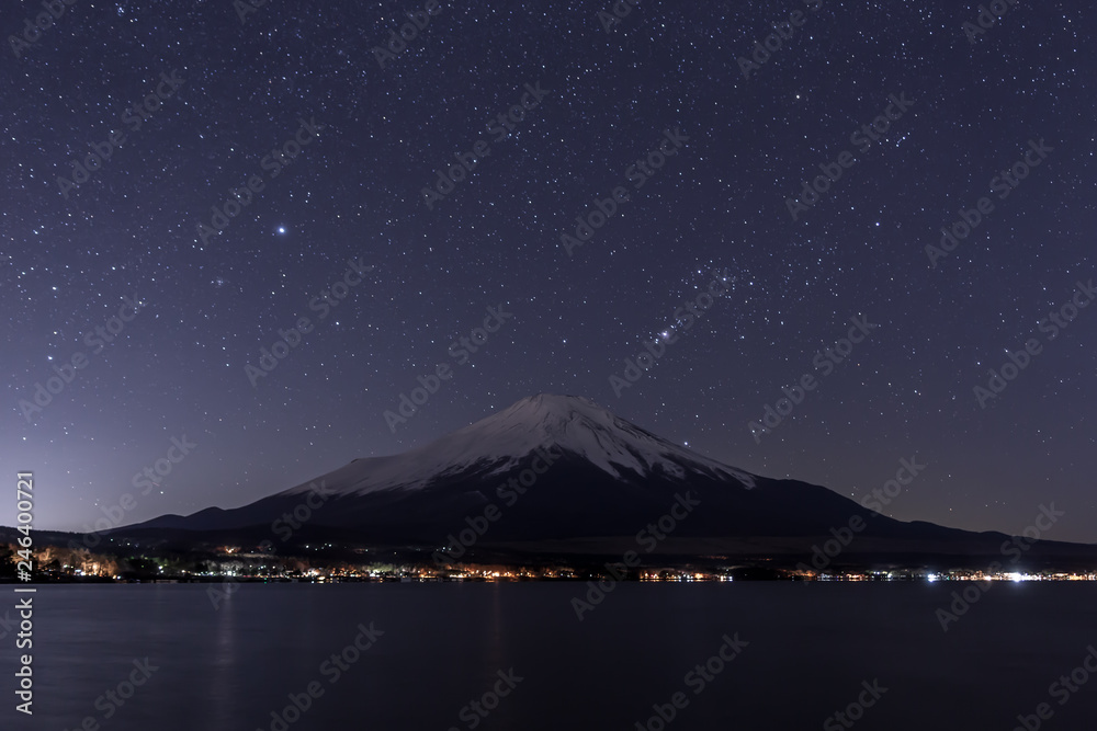 山中湖から富士山冬の星空stock Photo Adobe Stock