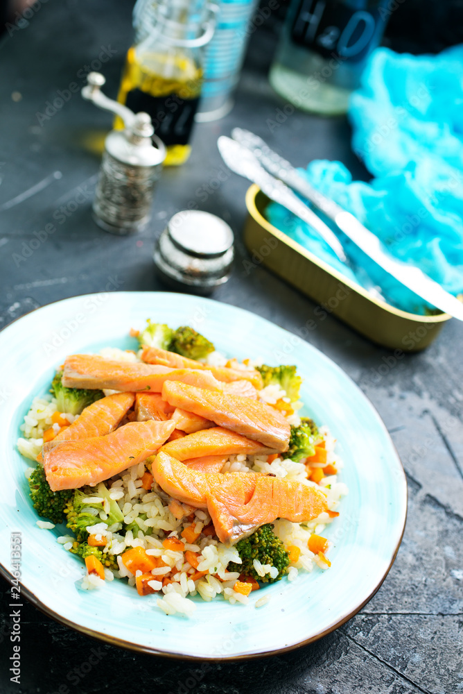 salmon and rice with broccoli