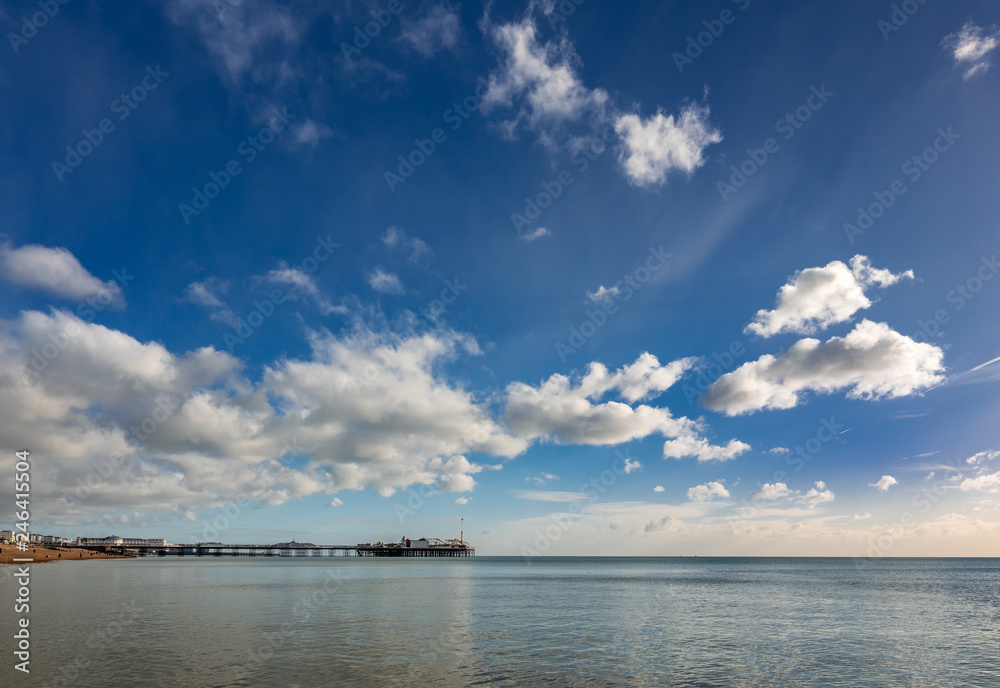 Obraz premium BRIGHTON, EAST SUSSEX/UK - JANUARY 3 : View of the beach and Pier in Brighton East Sussex on January 3, 2019. Unidentified people