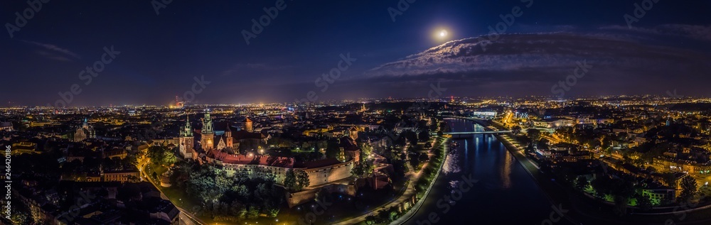 Kraków Wawel nocą Panorama