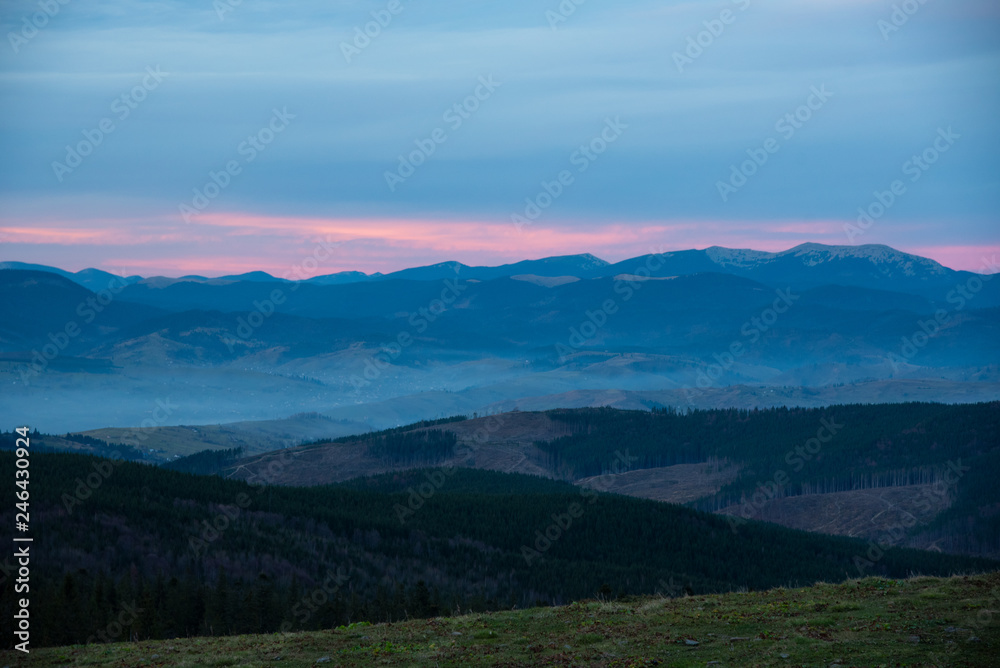 Fototapeta premium Beautiful dramatic sunset in the mountains autumn