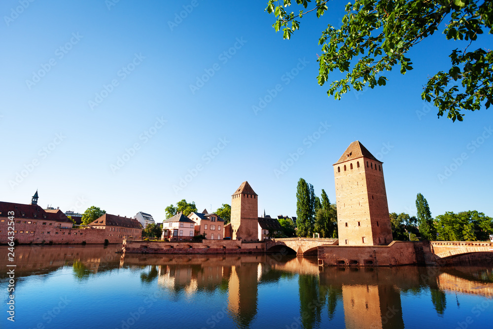 Obraz premium Grande Ile with towers and bridges in Strasbourg