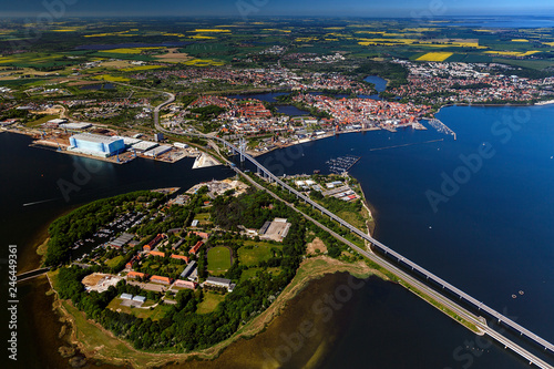 Stralsund, Ruegenbruecke, Daenholm, Mecklenburg-Vorpommern, Deutschland, Luftaufnahme