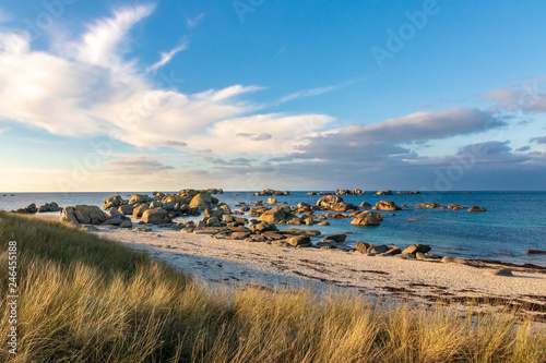 Bretagne - Strand - Felsen - K  ste