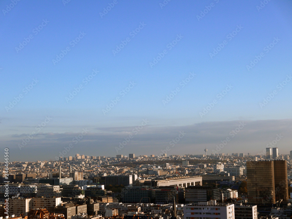 visione aerea del panorama di un quartiere di parigi