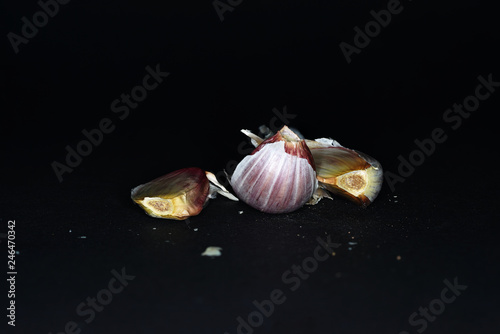 Photographed garlic several times and produced the highest possible depth of field with Focus Stacking