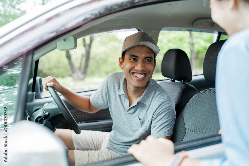 taxi driver pick a customer when asking the destination taxi driver pick a customer when asking the destination