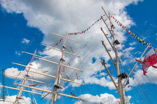  Sail on the mast of the ship
