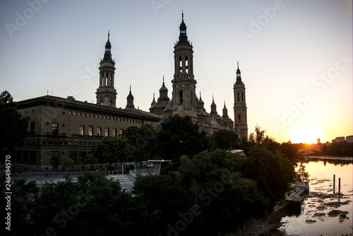 ZARAGOZA DETALLES ATARDECER