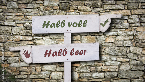 Schild 378 - Halb voll