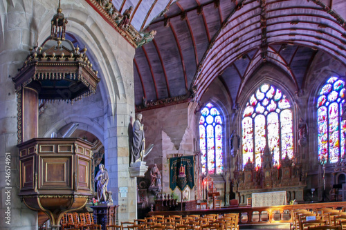 Pleyben. Intérieur de l'église saint Germain dans l'enclos paroissial . Finistère. Bretagne	 photo