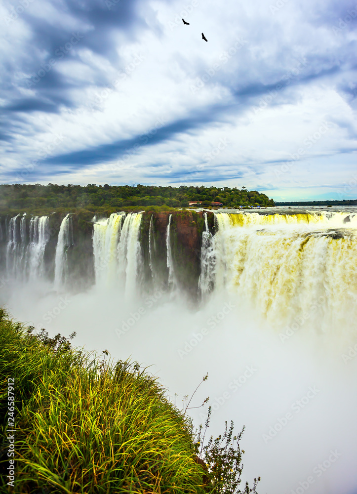 Fototapeta premium The waterfall on the Parana River